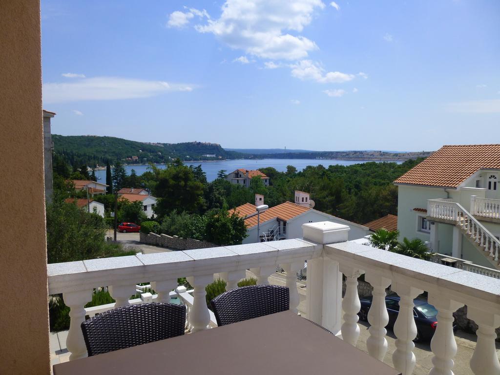 Apartments Villa Rosmarin Omišalj Exterior foto