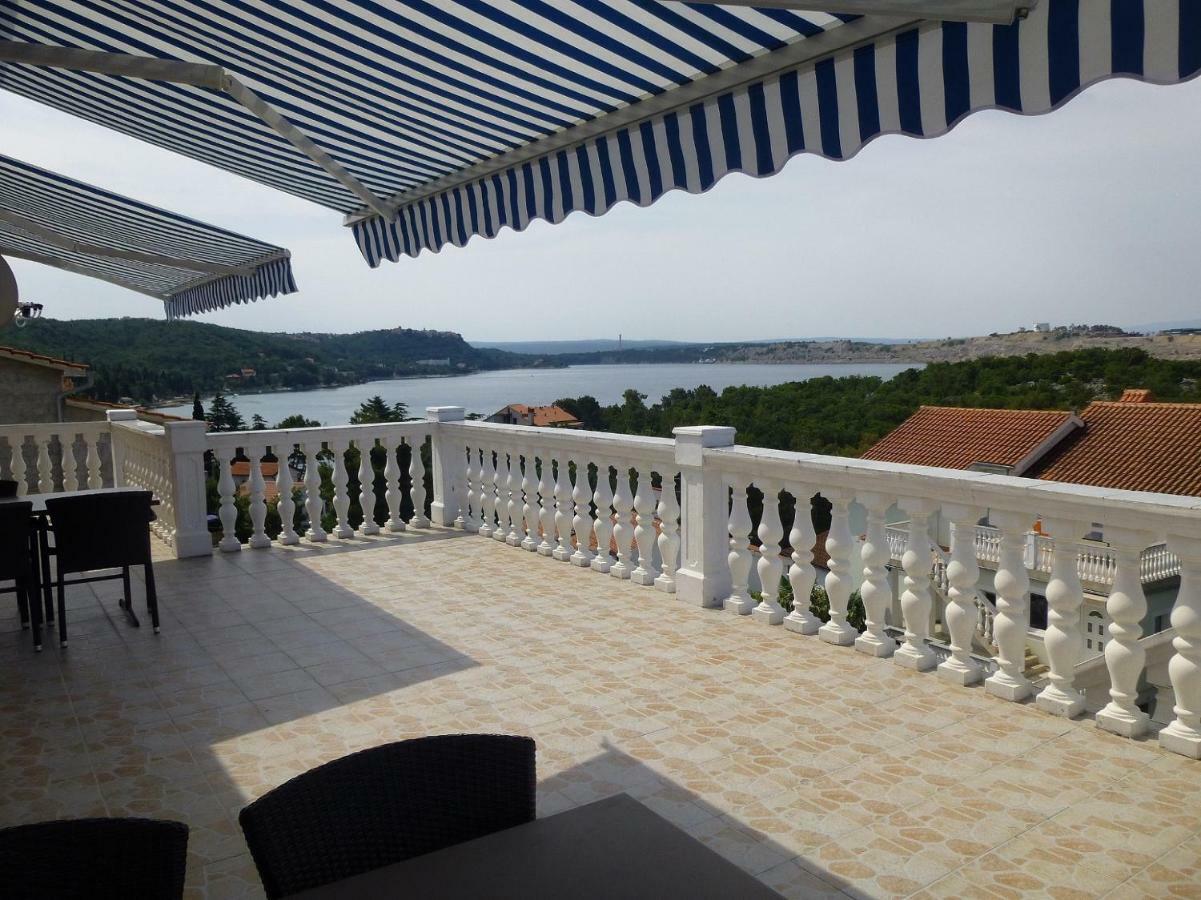 Apartments Villa Rosmarin Omišalj Exterior foto
